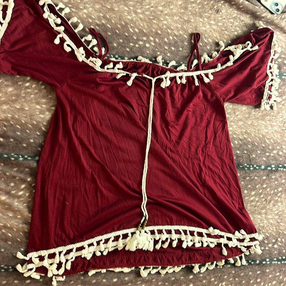 OS, maroon.